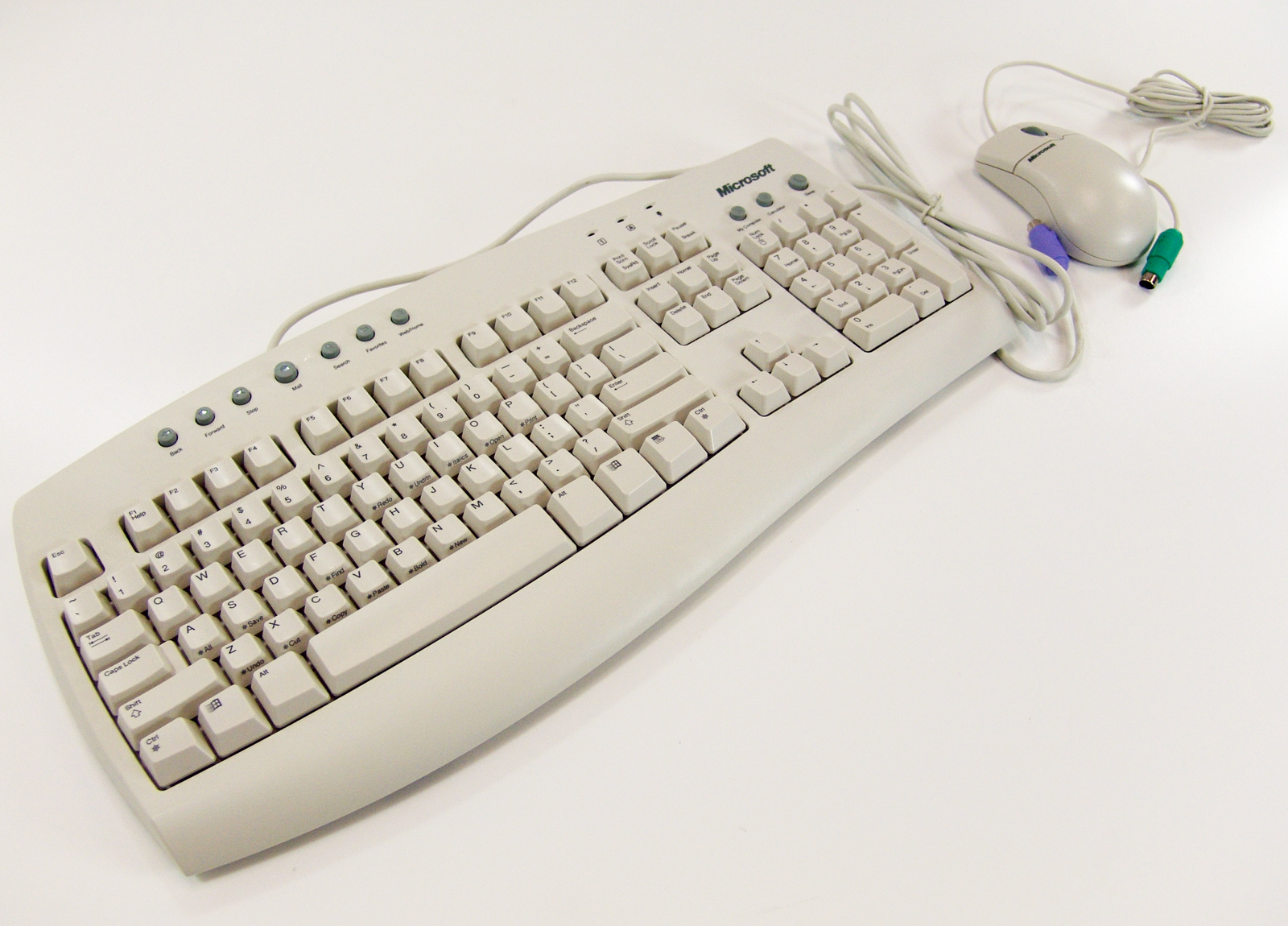 microsoft_internet_keyboard_and_intellimouse_p1_1600x1150.jpg